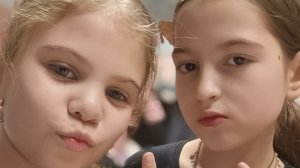 мы на танцах. У нас на канале новенькая