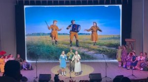 "Тальяночка моя".Исполняют воспитанники смены ИСИ в я"Океане'.На баяне играет Матвей Петров.