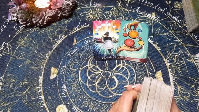 ЧТО У ТЕБЯ НА ПОРОГЕ? #эзотерика #гаданиетаро #гадание #гаданиеонлайн #таро #раскладытаро #напороге