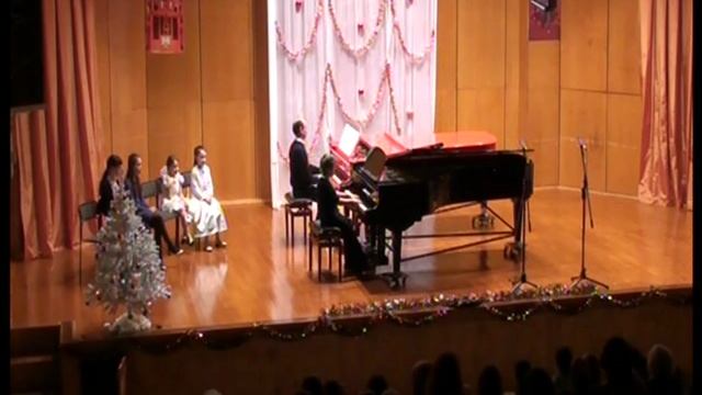 C классом музицирования.  Концерт фортепианного отделения ДШИ-2.. 12.2011