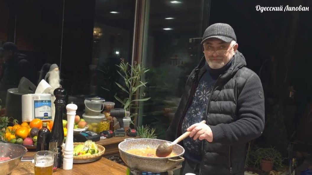 2 серия / Лучшая еда детства. Как приготовить Тефтели в соусе + рецепт пюре из картошки