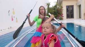 Майя и Папа готовят яркие макароны