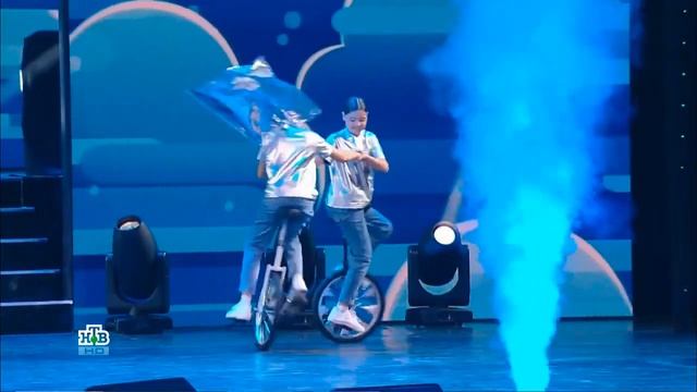 Алексей Гоман и победители фестиваля "Вираж" Муз. А. Пахмутовой, Сл. Н. Добронравов #алексейгоман смотреть онлайн