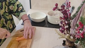 фкусная минутка-щи из квашеной капусты и украинские печево