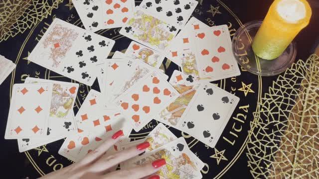 Червонная дама. Гадание на игральных картах