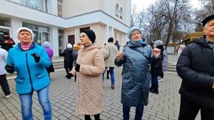 7.12.25г... "Ну почему, Тебя Я Не Целую"...