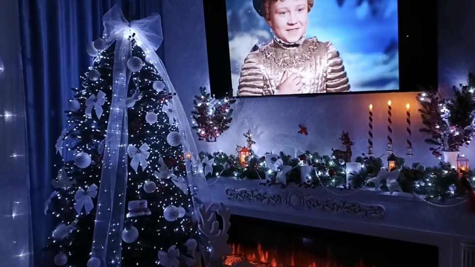 УКРАШАЮ ЁЛОЧКУ ДВУМЯ СПОСОБАМИ.