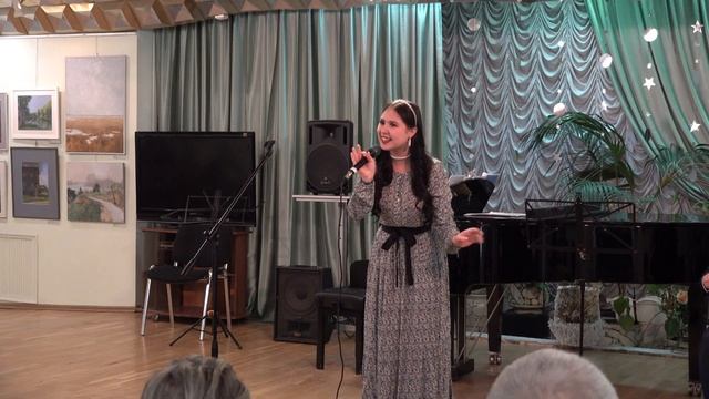 "Володенька", муз. Н. Кутузова, сл. В. Бокова, поёт Дарья Смольнякова, аккомп. Б.Зиганшин