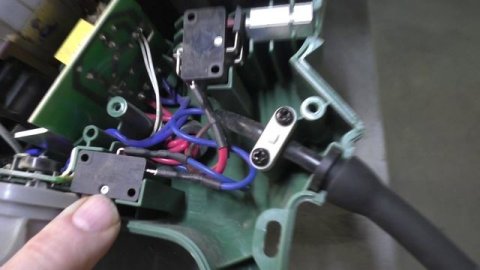 Ремонт выключателя воздуходувки Bosch