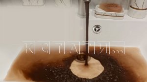 Коммунальщики, которые 7 лет травят жителей грязной водой, вместо разъяснений устроили скандал