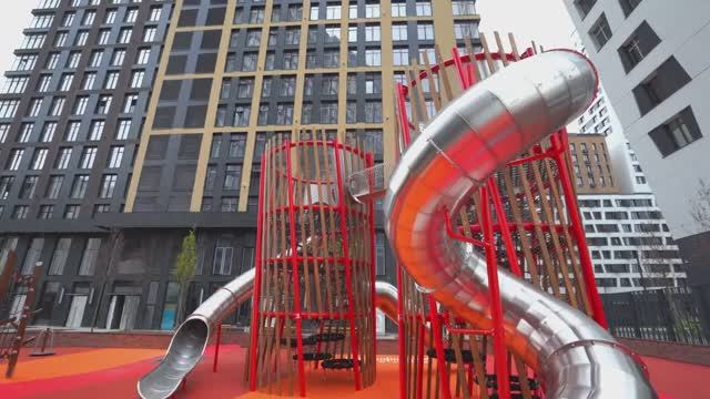 Игровой комплекс "Две башни" г. Москва, ул. Зорге 9