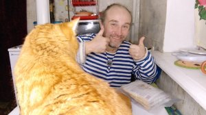 лёгкий завтрак с Рыжулей. посылка от подписчика. мукбанг. обжор. еда на камеру. диета. шизофрения.