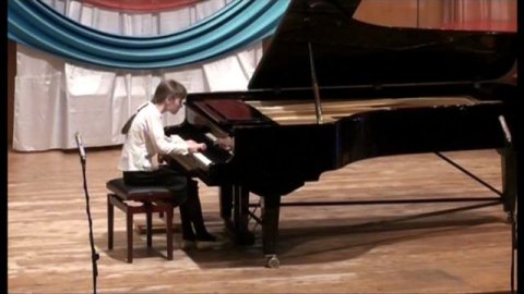 Абашева Анна. Отчетный концерт фортепианного отделения ДШИ-2. 05.2009