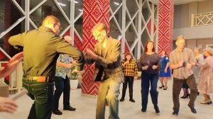 6 декабря.Расцвела смородина...