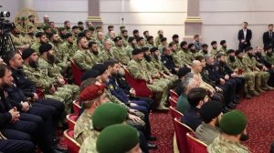 Сбившему дрон в Чечне бойцу вручили один миллион рублей