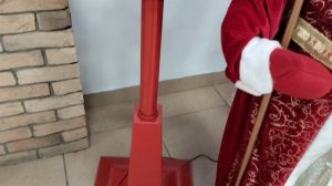 Торговый центр с оригинальным оформлением.