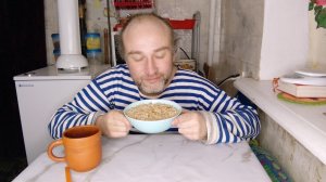 ужин с Рыжулей. совесть - голос ангела хранителя. мукбанг. обжор. еда на камеру. диета. шизофрения.