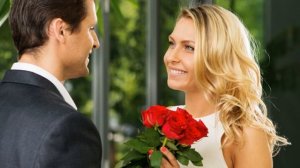 ЭТИ РОЗЫ ДЛЯ ТЕБЯ  - автор слов музыки исполняет Виктор Лекарь