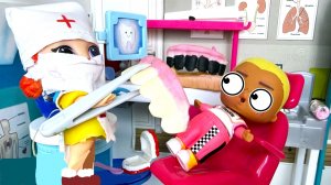 КУКЛЫ ЛОЛ У СТОМАТОЛОГА😱😜🦷 ВЕСЕЛАЯ ШКОЛА Мультики с игрушками ДАРИНЕЛКА