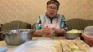 Приготовила тесто на хлеб. Накрутила голубцов.