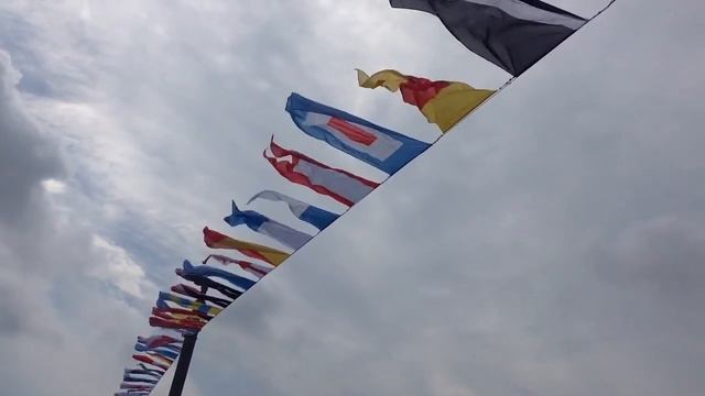 Флаги над Преображенским мостом, День ВМФ