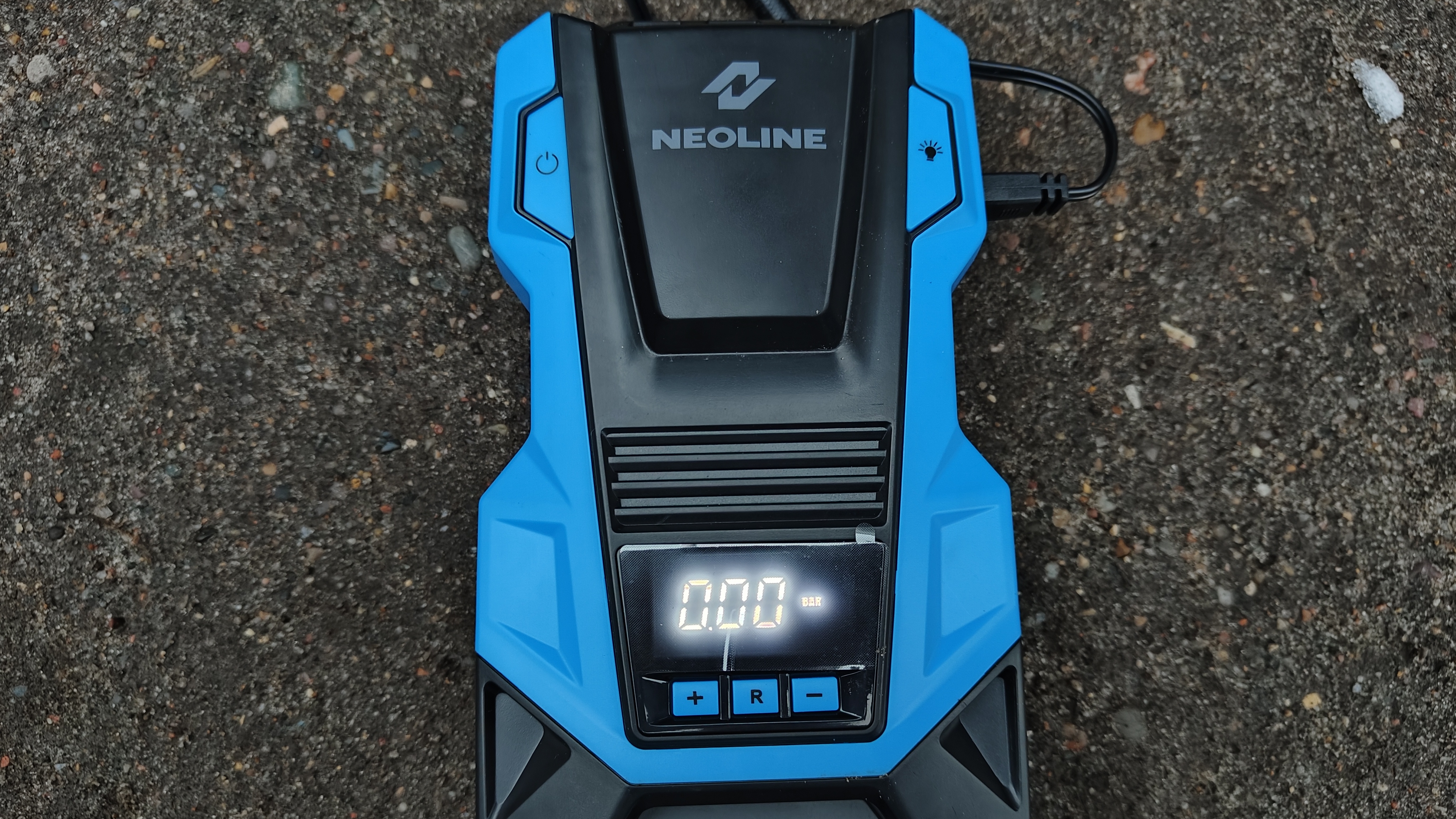 автомобильный компрессор Neoline Dela-X смотреть онлайн