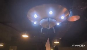 ЛЕТАЮЩАЯ ТАРЕЛКА.ТАЙЛАНД. ПАТТАЙЯ. ПИЦЦЕРИЯ " НЕВАДА". ДОСТАВКА ПИЦЦЫ НА ЛЕТАЮЩЕЙ ТАРЕЛКЕ