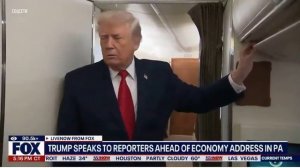 привет!  Трампа ударили дверью туалета во время общения с журналистами на борту самолета