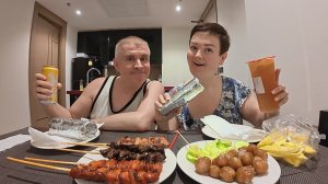 Мукбанг мы ЖАДИНЫ, зато не ЛИЦЕМЕРЫ! Едим нон стоп БЕСПЛАТНО и без подписки) Семейный ужин в Паттайе