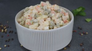 Подслушала рецепт Оливье у звездного повара. Именно его буду ставить на новогодний стол!