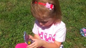 Новые игрушки в шариках - Видео Распаковка для детей