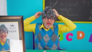 Настя помогает учителю обрести уверенность