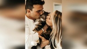 Светлана Чеколаева  "У них на кухне жарится омлет" читает Любовь Б.