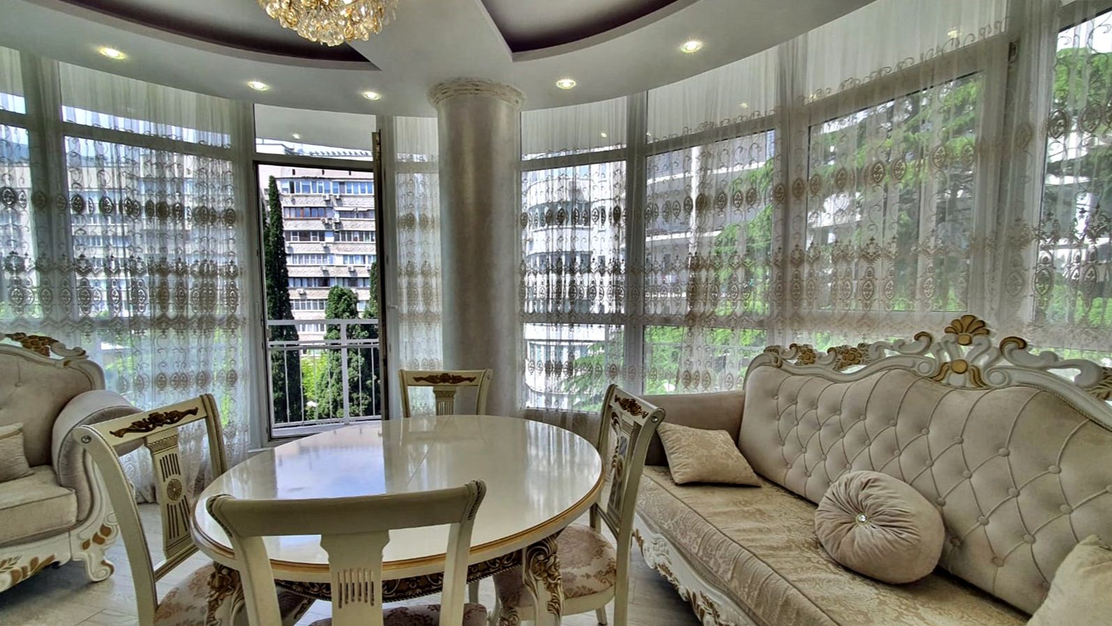 Обзор 3- комнатной квартиры на продажу в Ялте, ул Таврическая смотреть онлайн