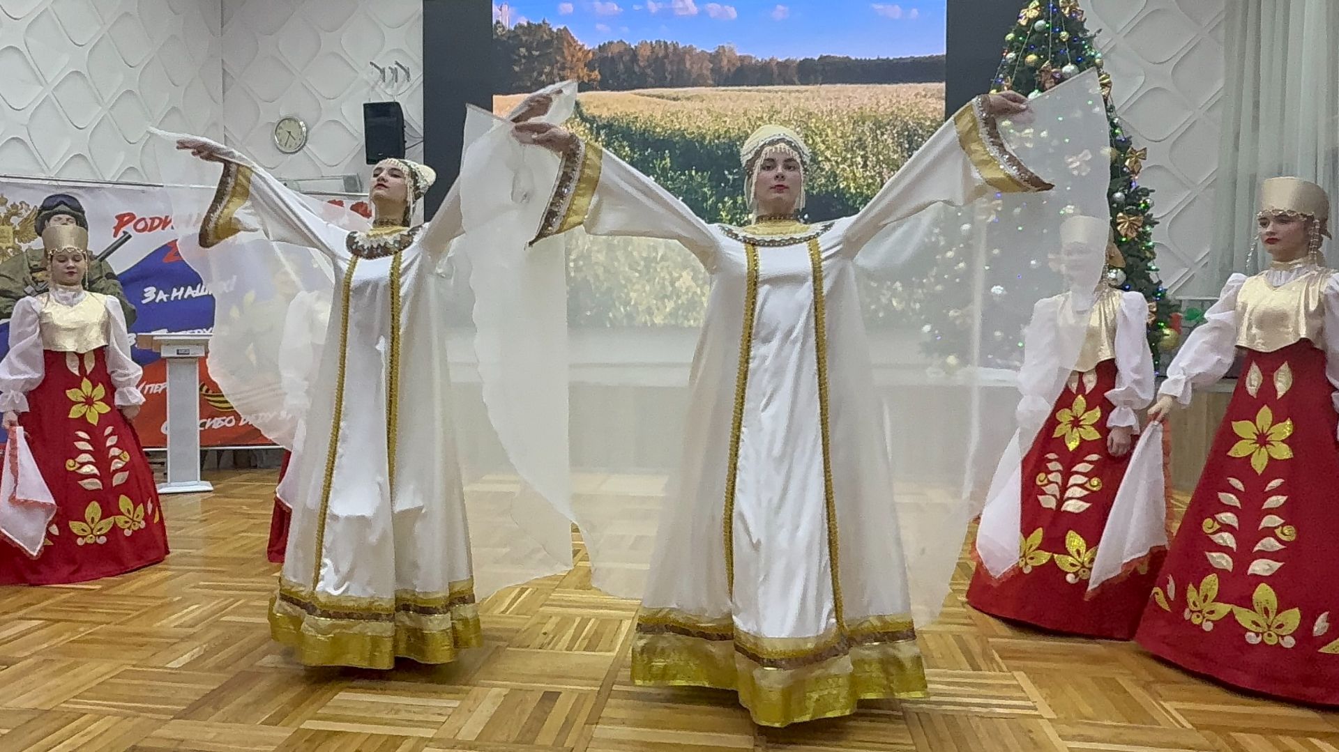 ПРИЕМ ГЛАВЫ АДМИНИСТРАЦИИ ВОРОШИЛОВСКОГО РАЙОНА РОСТОВА-НА-ДОНУ. ТАНЕЦ "ПОЗОВИ МЕНЯ". АНТ "ЛЕБЁДУШКИ смотреть онлайн