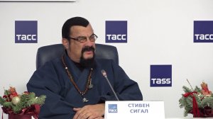 Стивен Сигал приехал в Новосибирск по приглашению ресторатора