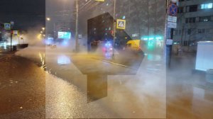 Два человека пострадали при прорыве трубы на юго-западе Петербурга