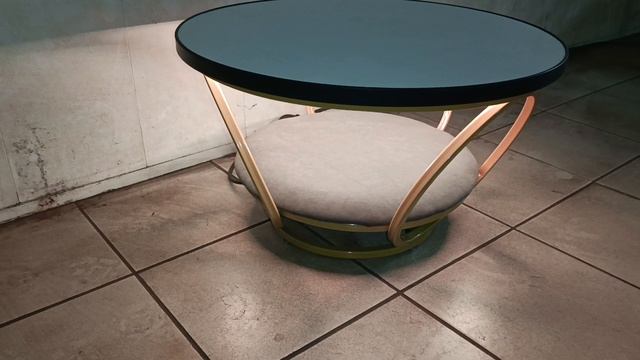 Журнальный столик.