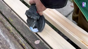 В Керчи продолжается ремонт скамеек