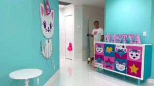 Настя выполняет задания с волшебным помощником