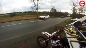 Топ 50 Курьёзных Моментов Произошедших с Мотоциклистами и Велосипедистами Случайно Снятых на Камеру.