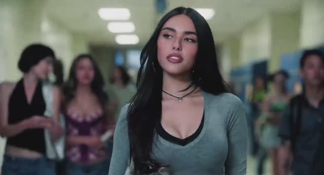 Madison Beer - Make You Mine (Official Music Video) смотреть онлайн