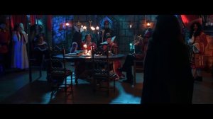 Незваный гость — Логово злодеев