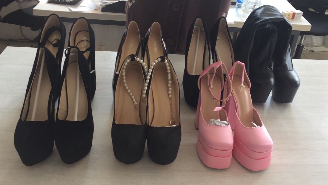 сти337. Туфли на высоком каблуке