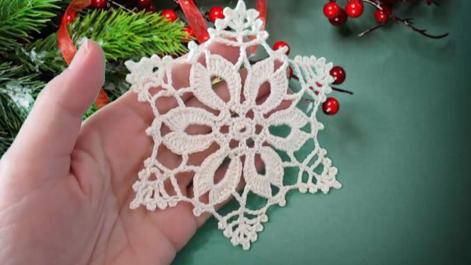 СНЕЖИНКА КРЮЧКОМ СО СЛОЖНЫМИ СТОЛБИКАМИ