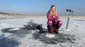 ОГРОМНЫЕ ОКУНИ И ЛЕЩИ НА БАЛАНСИР! Это была БЕШЕНАЯ РЫБАЛКА😱 Клев как по последнему льду!