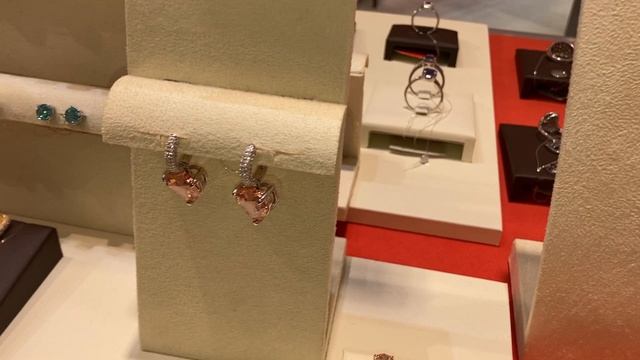 Украшения из серебра.