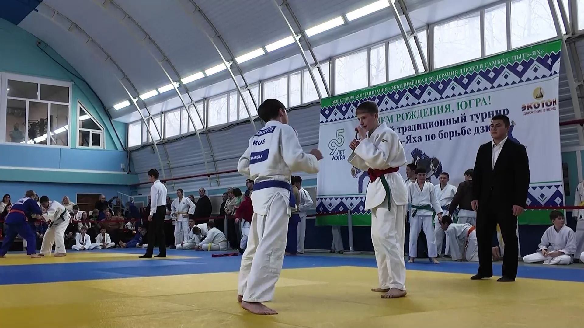 В Пыть-Яхе ко дню рождения Югры провели турнир по дзюдо