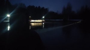 Ночная раздача форели на основном водоёме.