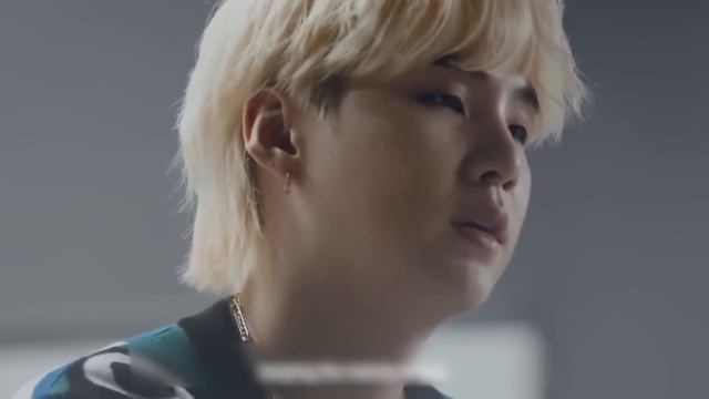 Как живет Мин Юнги (SUGA) и сколько он зарабатывает смотреть онлайн